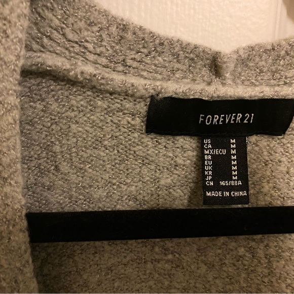 Long cardigan sweater - Picture 2 of 3